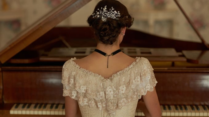 Soprano Mary Hubbell joins Vienna Live to present her new Navona Records album of art songs, All these Little Things.