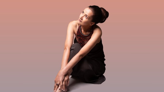 Jazz singer Tessa Souter joins Vienna Live to present her new album Shadows & Silence: The Erik Satie Project.
