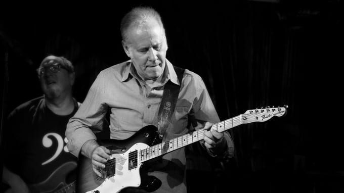 Session guitarist Larry Saltzman joins Vienna Live to present the art of the session guitarist.