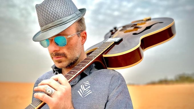 Guitarist John Shannon, center, joins Vienna Live to present his new album, A Day in Tarifa.