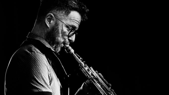 Jazz saxophonist Yuval Cohen joins Vienna Live to present his debut ECM Records jazz album, Winter Poems.