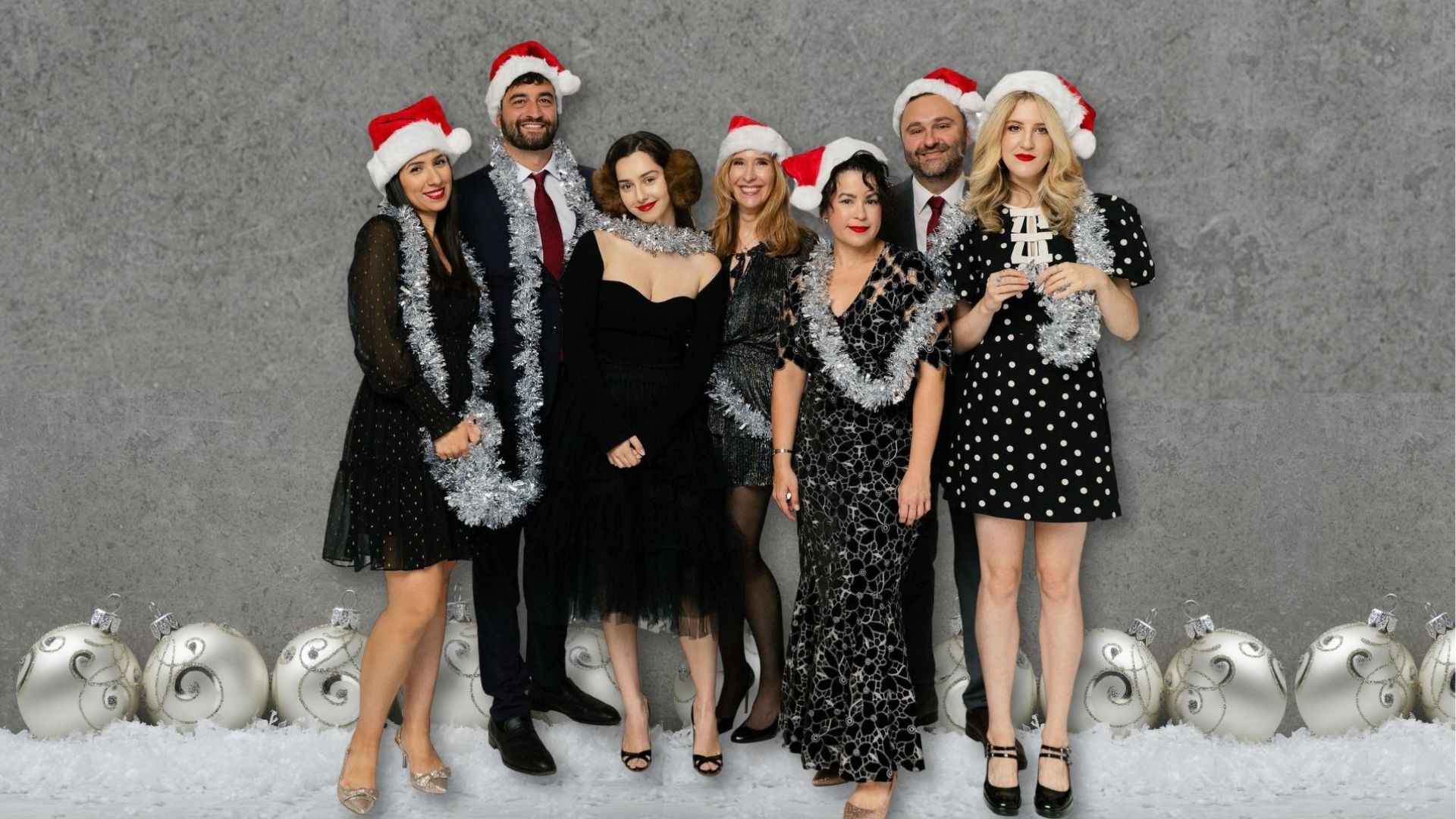 Suzanne Waldowski (middle), the face of Songbook Ink, and singers (from left to right) Vanessa Perea, Rob Edwards, Anais Reno, Champian Fulton, Dylan Shamat and Olivia Chindamo join Vienna Live to present her forthcoming album of holiday music, Swinging in The Holidays
