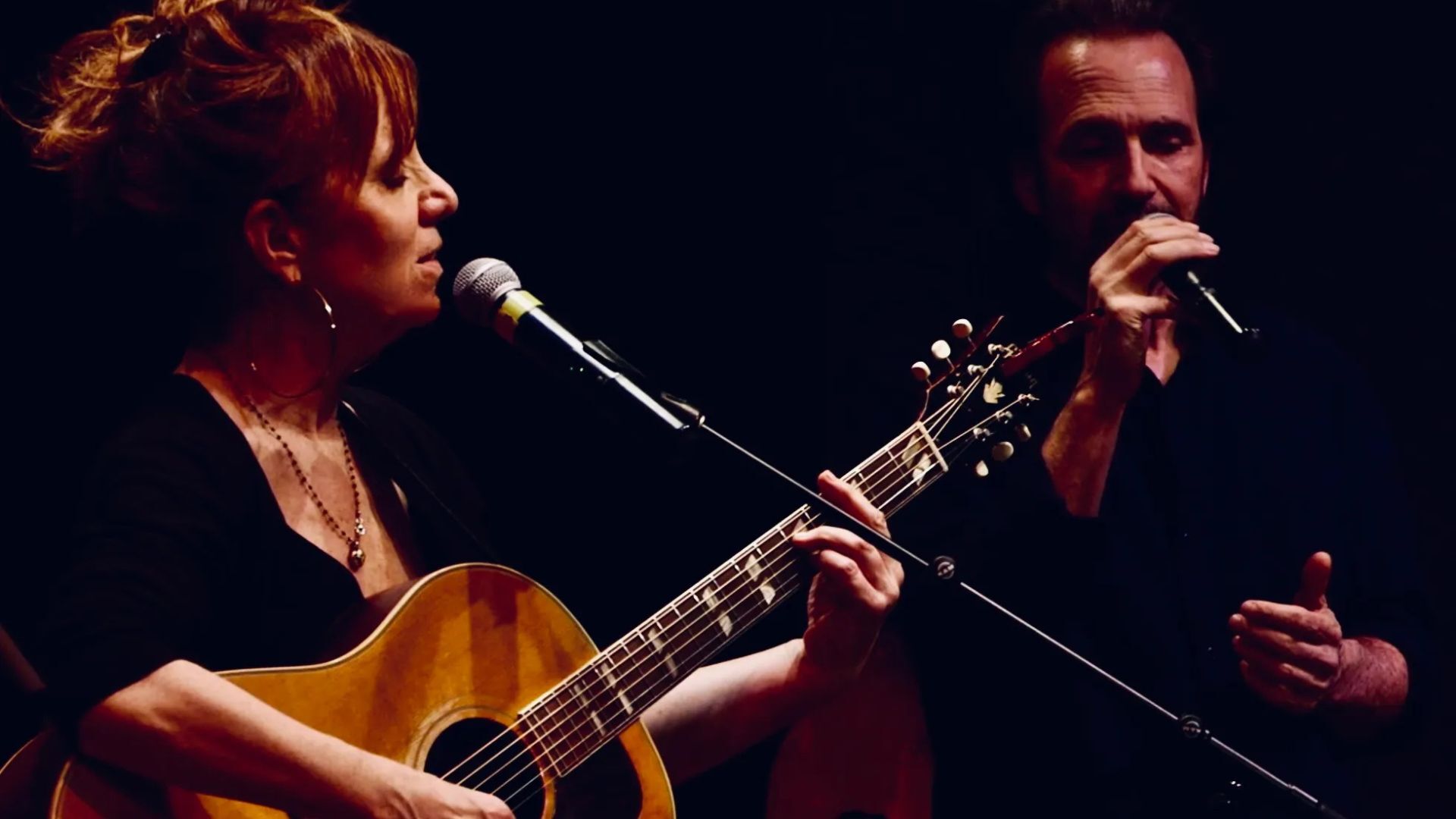 Singer-songwriter Janie Barnett joins Vienna Live to present her new album of Cole Porter songs.